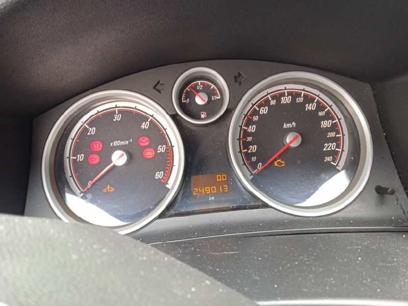 opel astra gtc del año 2005