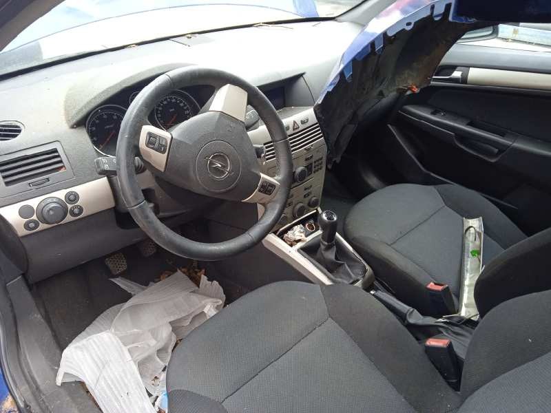 opel astra h berlina del año 2007