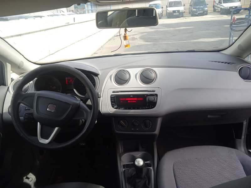 seat ibiza (6j5) del año 2010