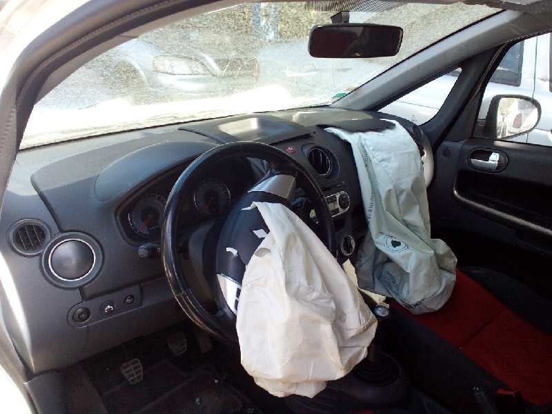 mitsubishi colt berlina 3 (z30) del año 2009