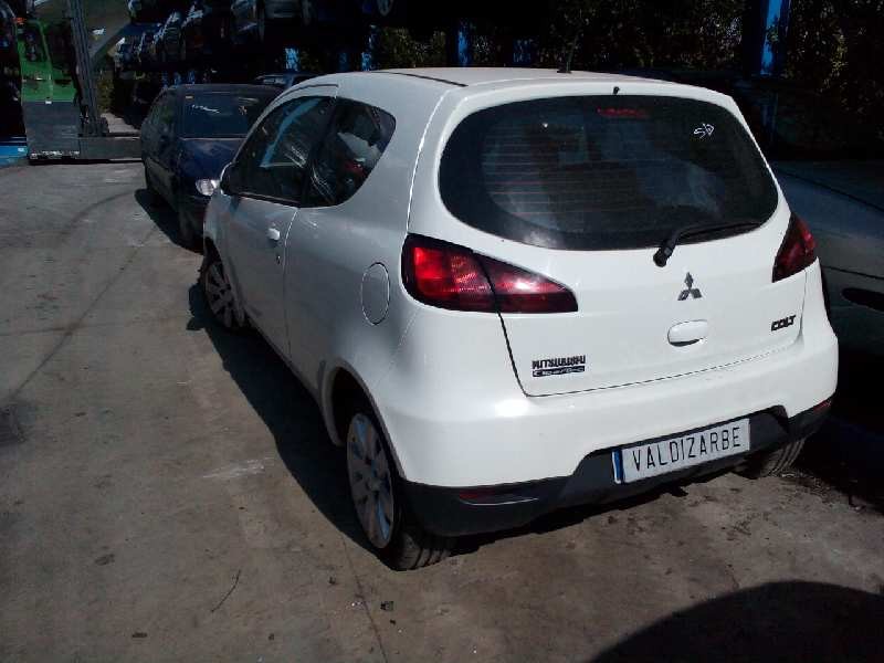 mitsubishi colt berlina 3 (z30) del año 2009