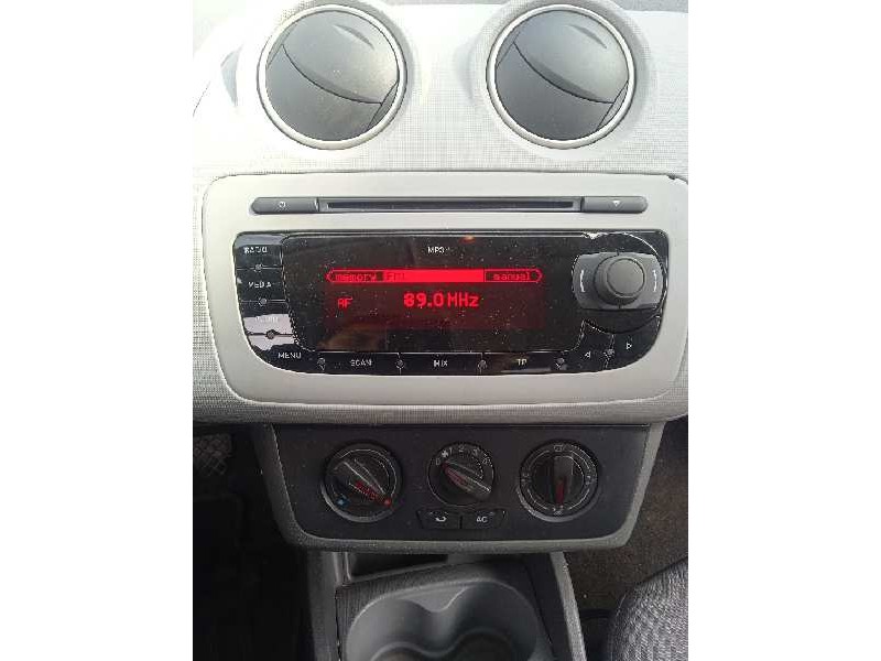 seat ibiza (6j5) del año 2010