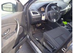 renault megane iii berlina 5 p del año 2009 2