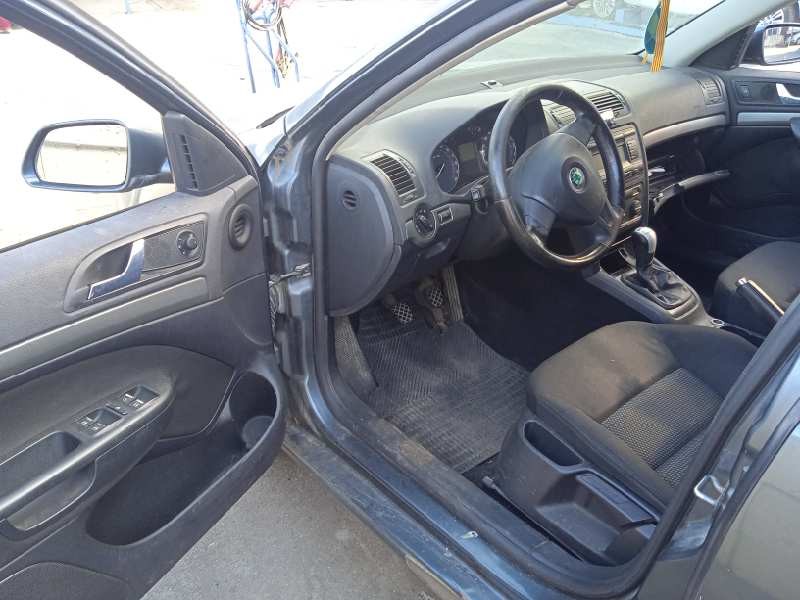 skoda octavia combi (1z5) del año 2006