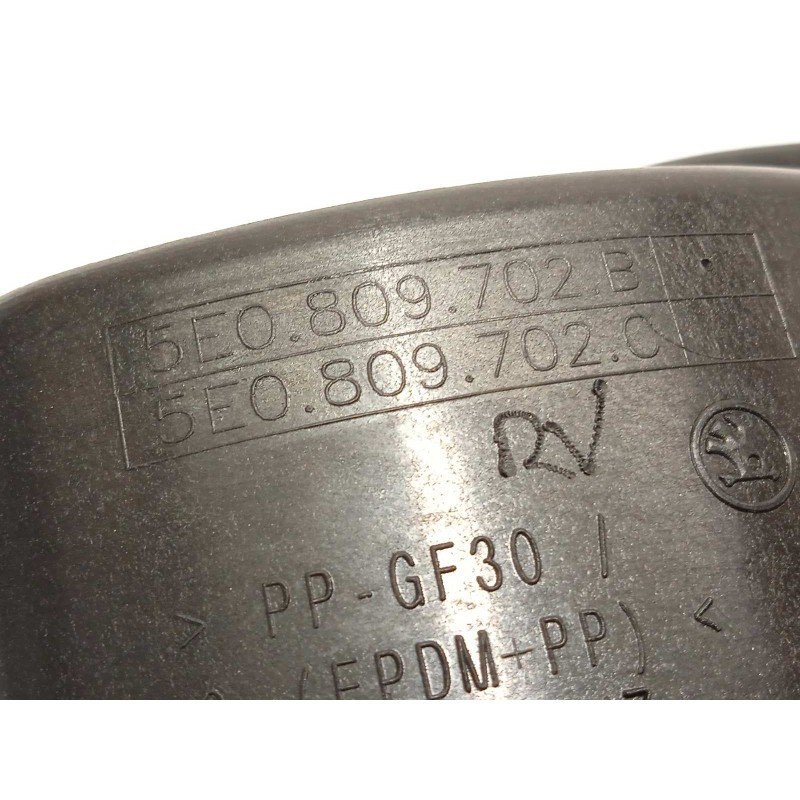 Recambio de tapa exterior combustible para skoda octavia combi (5e5) rs referencia OEM IAM 5E0809702B  