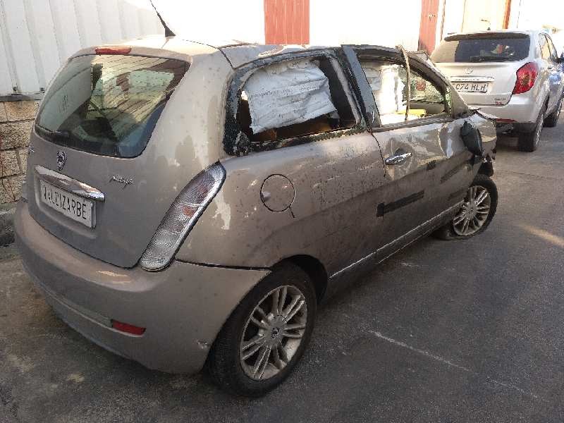 lancia ypsilon (101) del año 2008