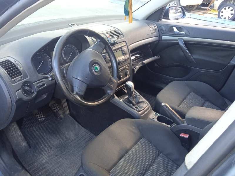 skoda octavia combi (1z5) del año 2006