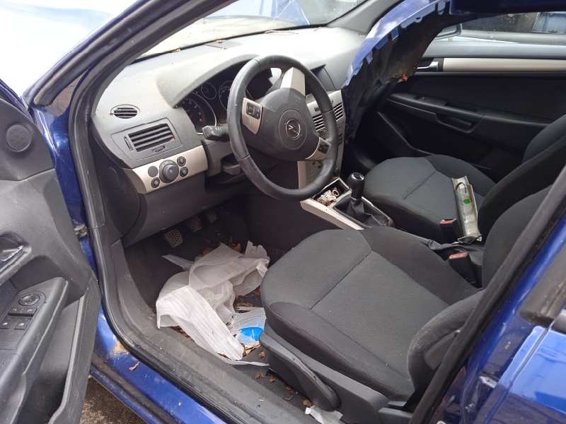 opel astra h berlina del año 2007