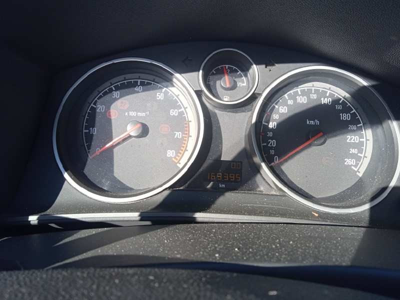 opel astra gtc del año 2009