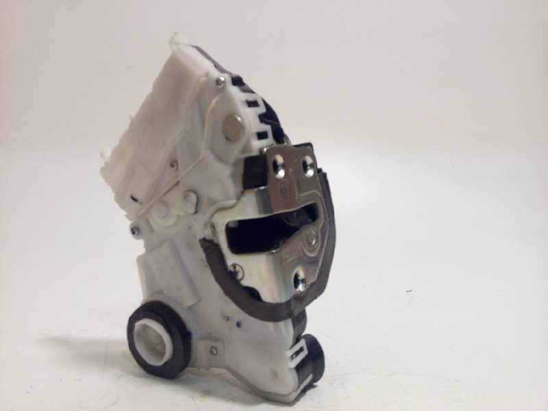 CERRADURA PUERTA DELANTERA IZQUIERDA 61032FJ050 