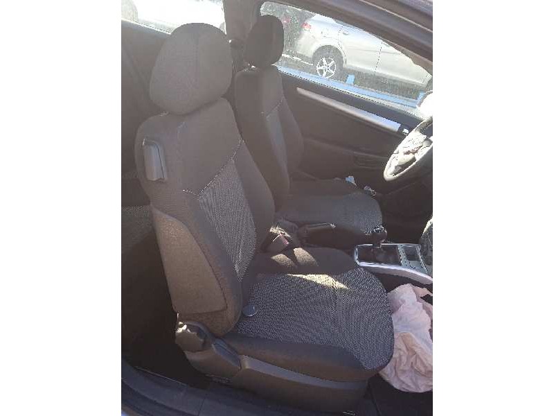 opel astra gtc del año 2009