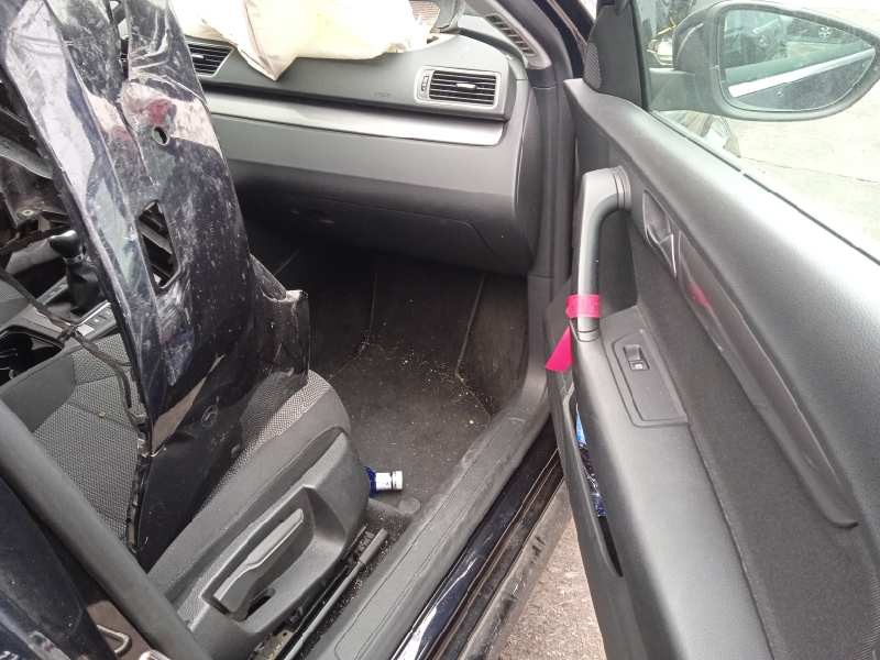 volkswagen passat lim. (362) del año 2011