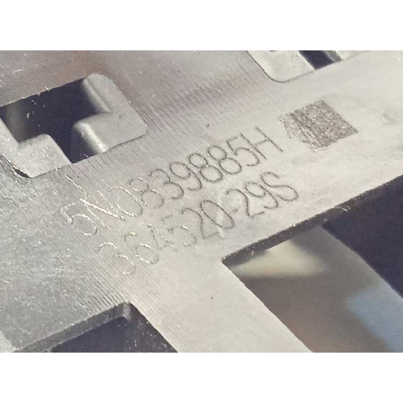 Recambio de maneta exterior trasera derecha para volkswagen t-roc advance referencia OEM IAM 5N0839885H  