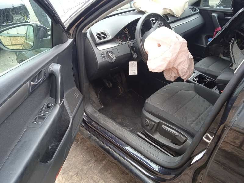 volkswagen passat lim. (362) del año 2011