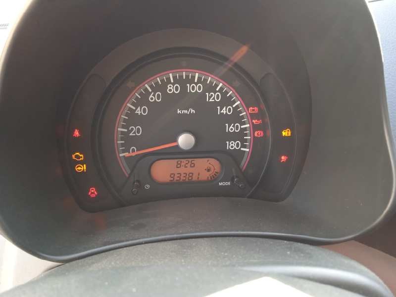 nissan pixo (uao) del año 2010