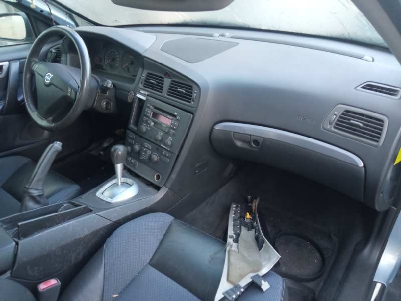 volvo s60 berlina del año 2001