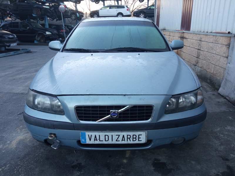 volvo s60 berlina del año 2001