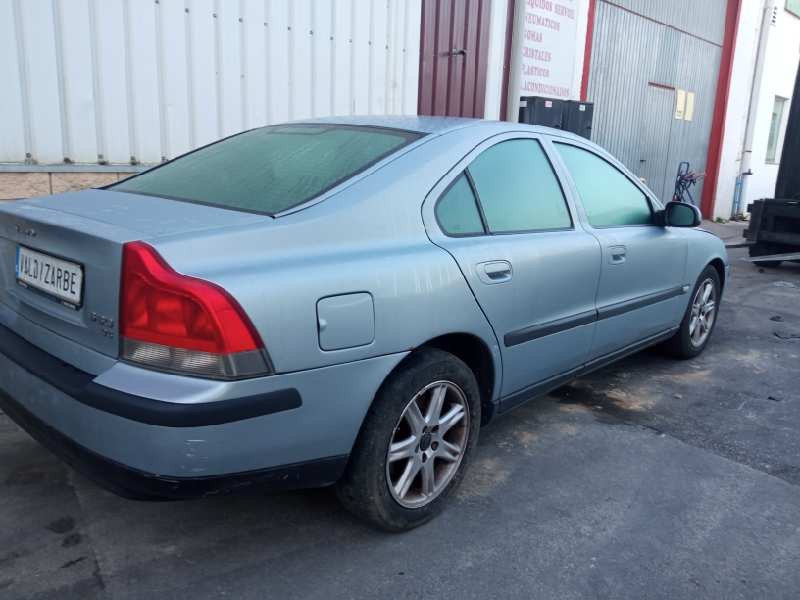volvo s60 berlina del año 2001