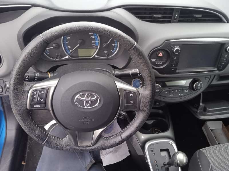 toyota yaris del año 2016