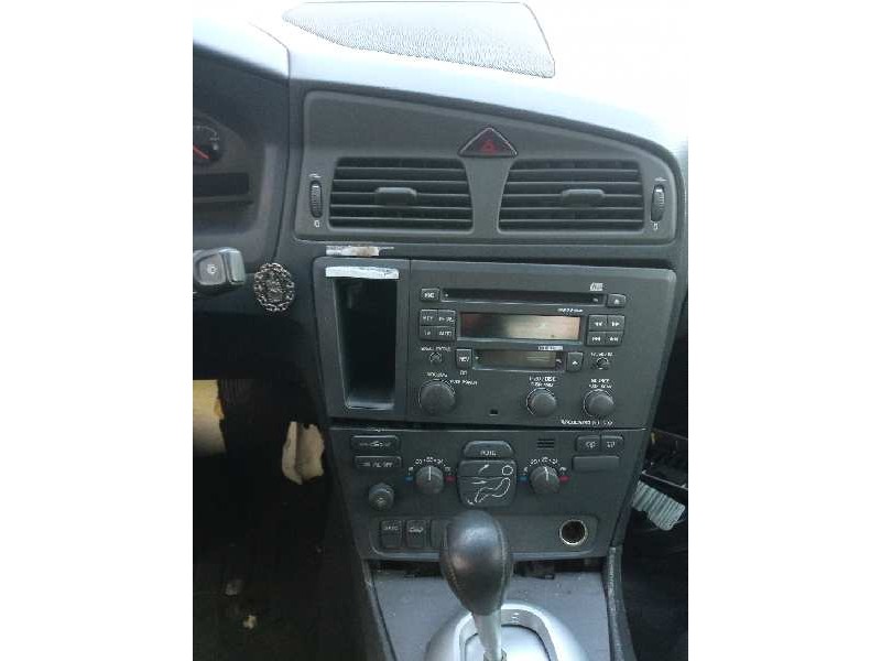 volvo s60 berlina del año 2001