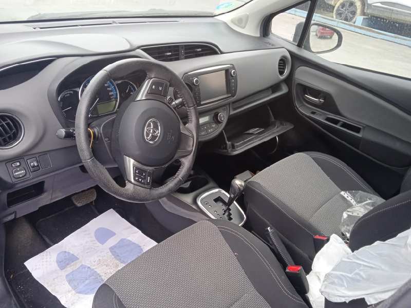 toyota yaris del año 2016