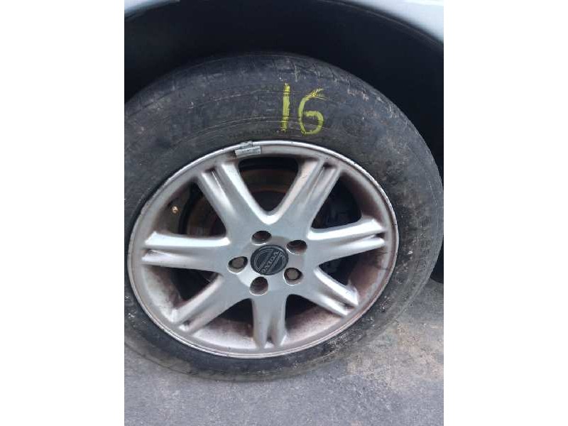 volvo s60 berlina del año 2001