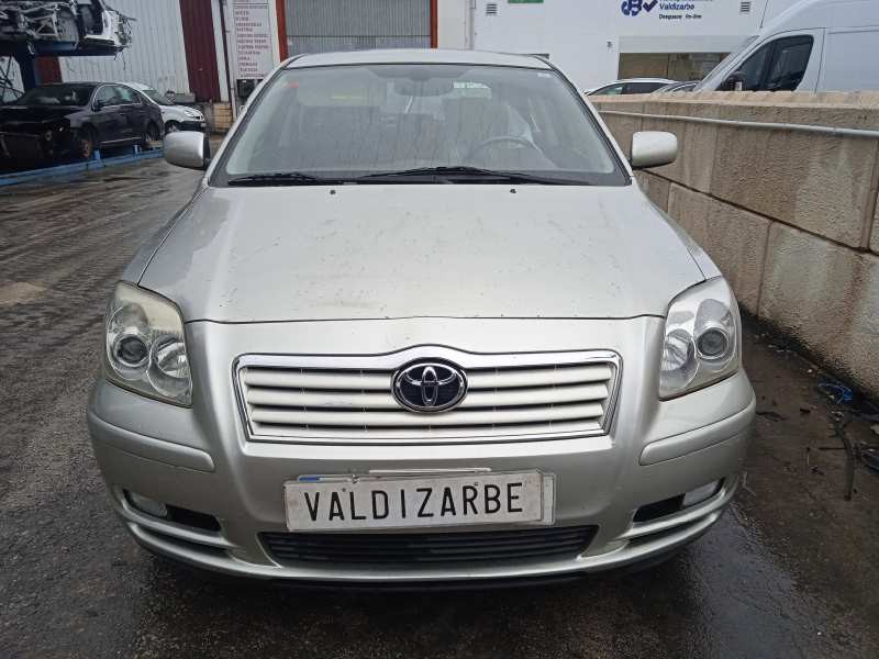 toyota avensis berlina (t25) del año 2004