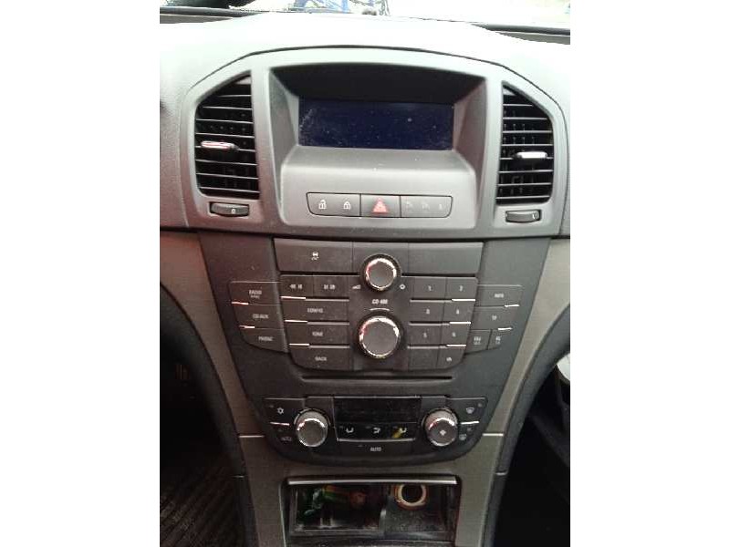 opel insignia berlina del año 2011