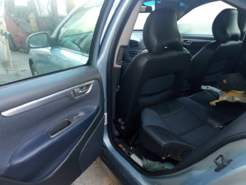 volvo s60 berlina del año 2001