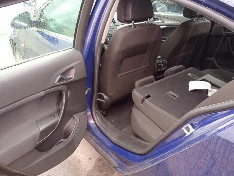 opel insignia berlina del año 2011