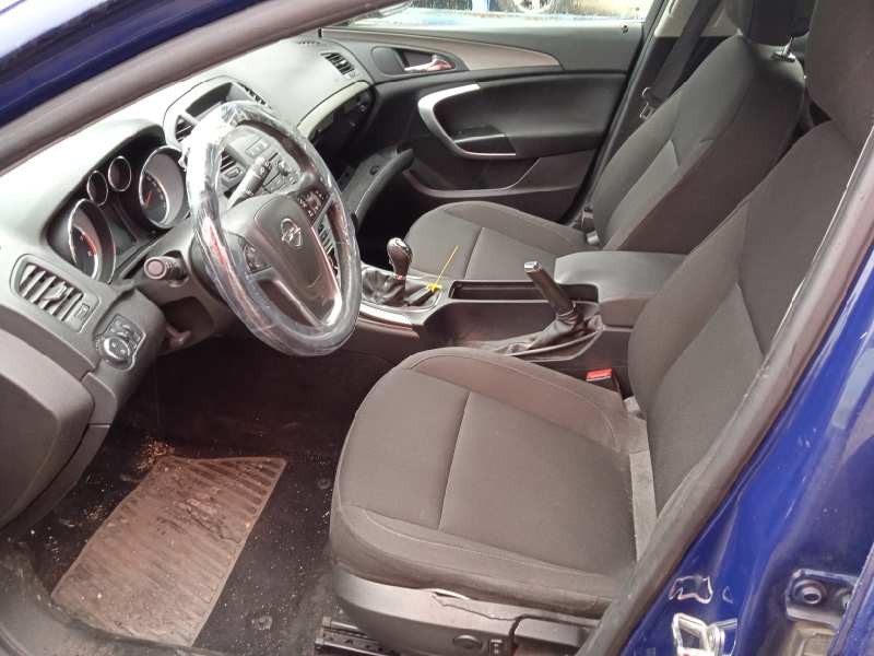 opel insignia berlina del año 2011