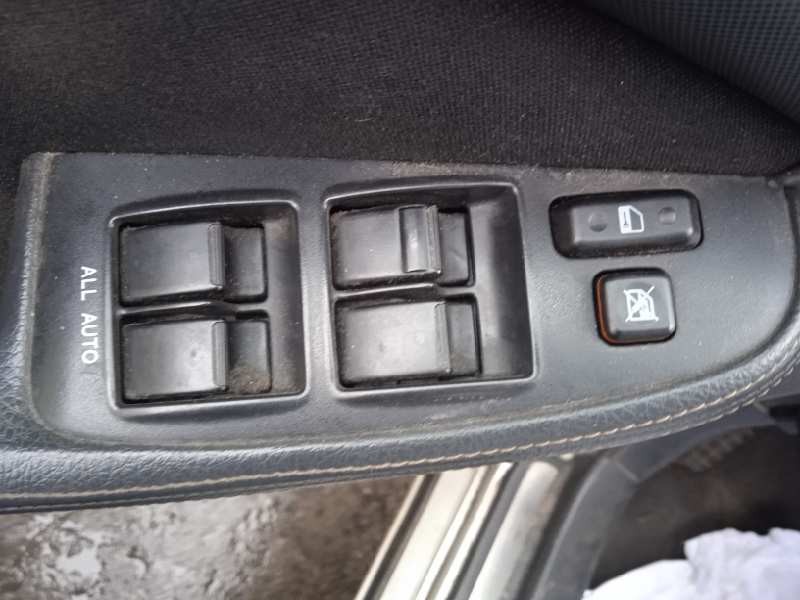 toyota avensis berlina (t25) del año 2004