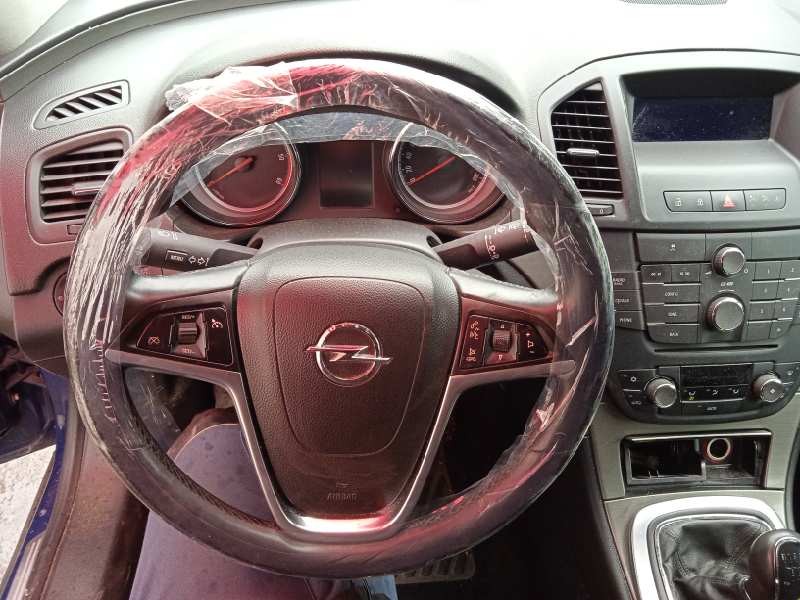 opel insignia berlina del año 2011