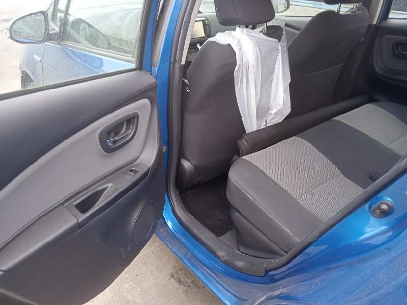 toyota yaris del año 2016