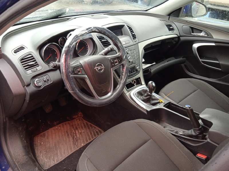 opel insignia berlina del año 2011