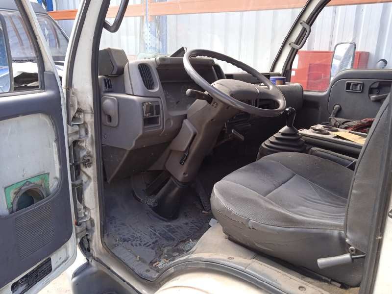 nissan cabstar del año 1999