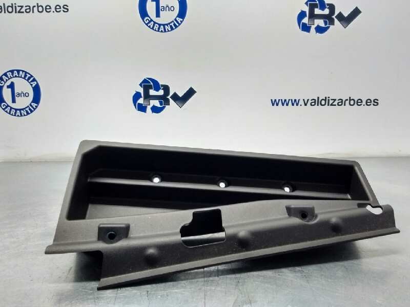 Recambio de guantera para iveco daily 35 s referencia OEM IAM 5801597902  