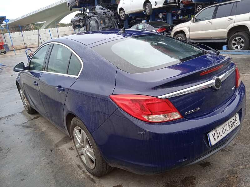 opel insignia berlina del año 2011