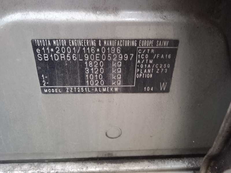 toyota avensis berlina (t25) del año 2004