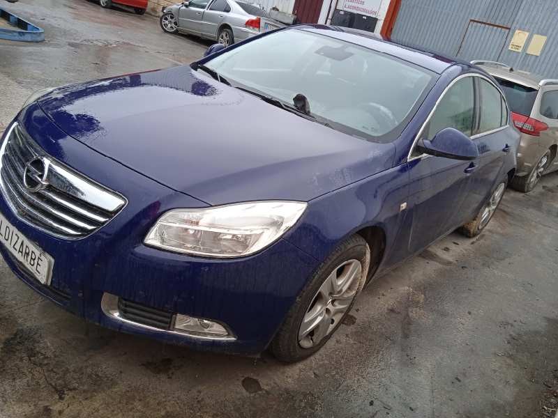 opel insignia berlina del año 2011