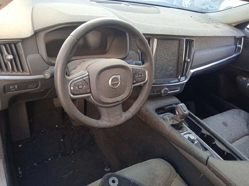 volvo v90 cross country del año 2019