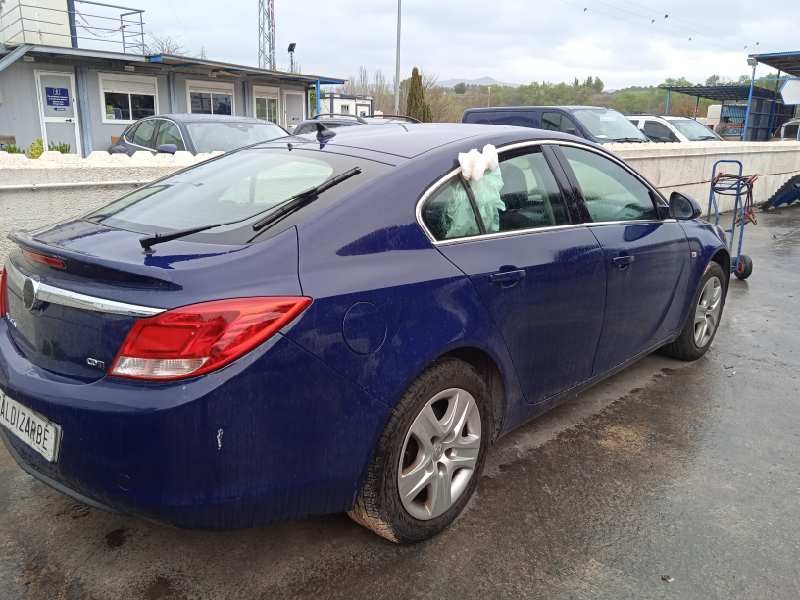 opel insignia berlina del año 2011