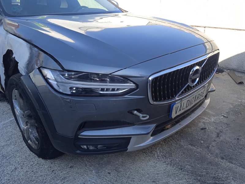 volvo v90 cross country del año 2019