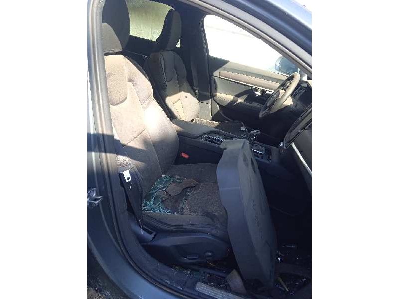 volvo v90 cross country del año 2019