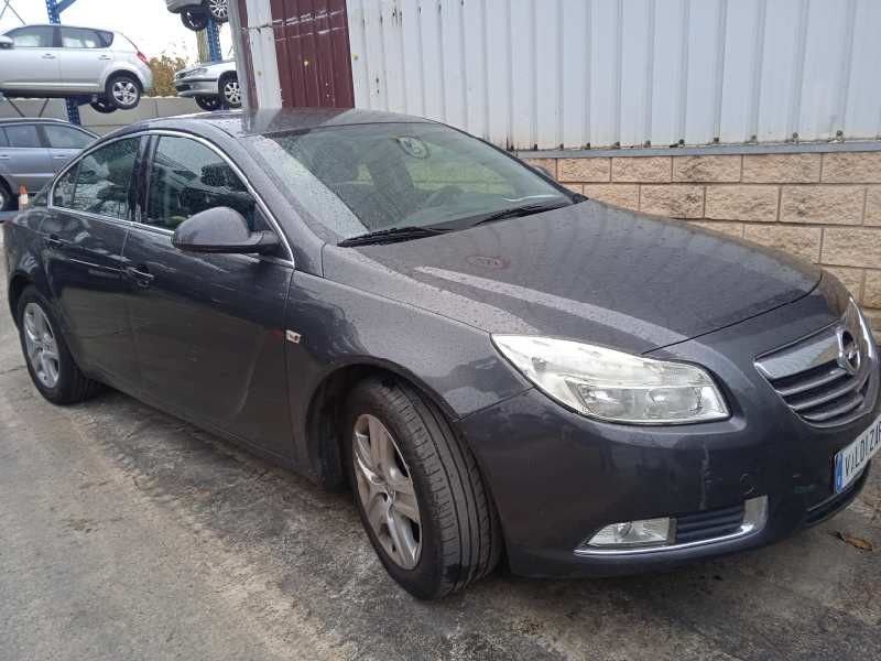 opel insignia berlina del año 2010