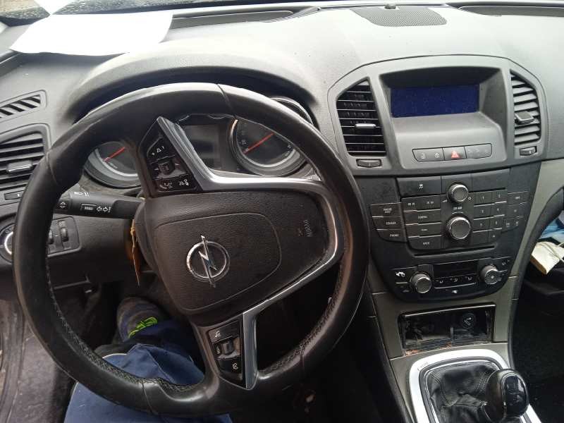 opel insignia berlina del año 2010