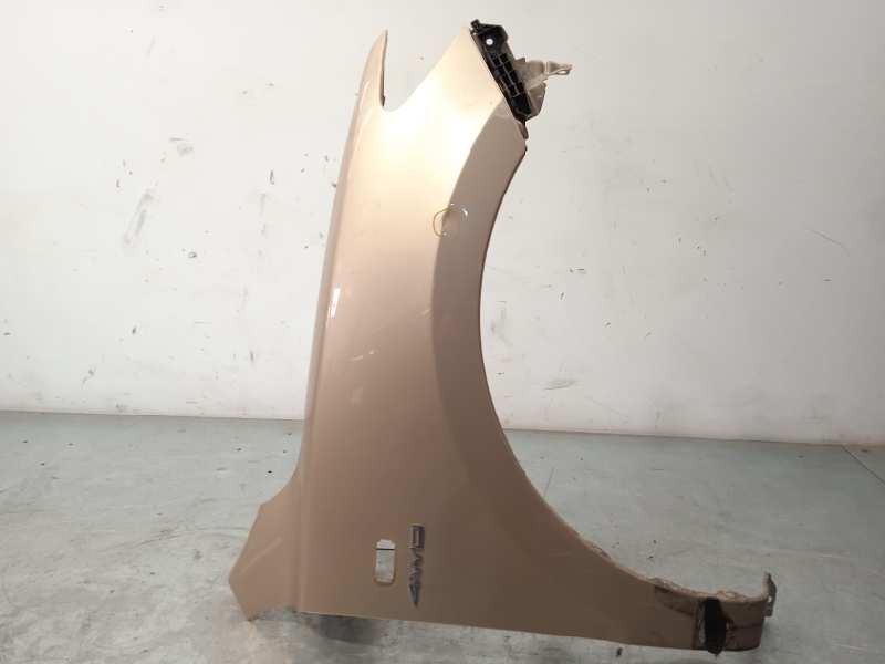 ALETA DELANTERA DERECHA 663202B270 