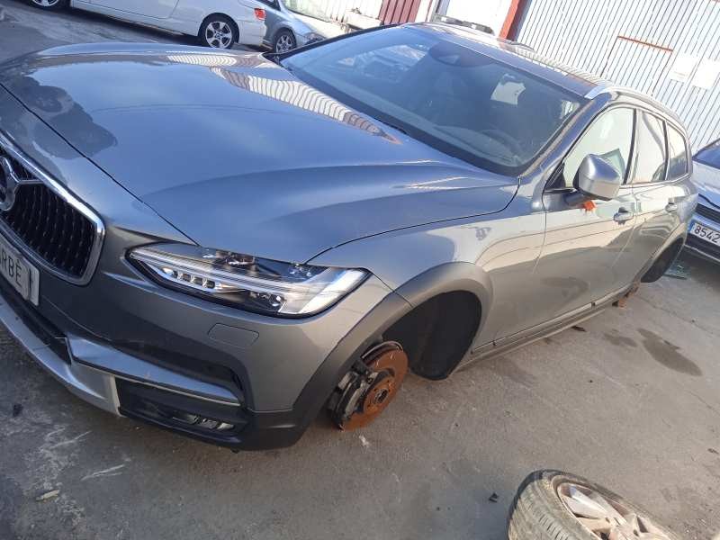 volvo v90 cross country del año 2019
