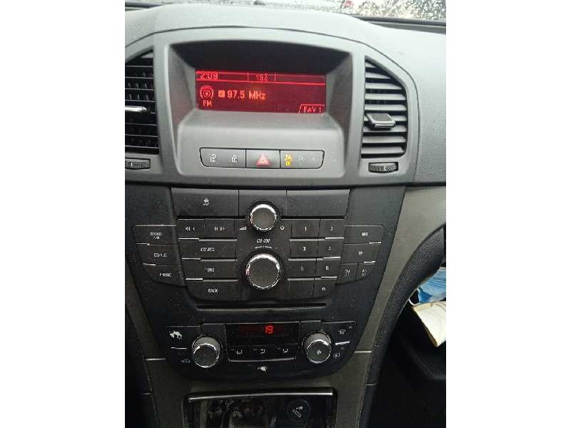 opel insignia berlina del año 2010