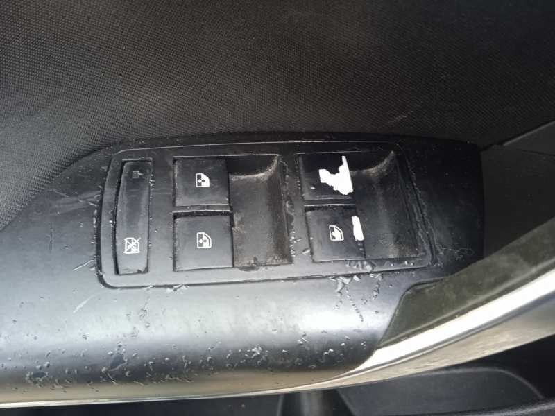 opel insignia berlina del año 2010